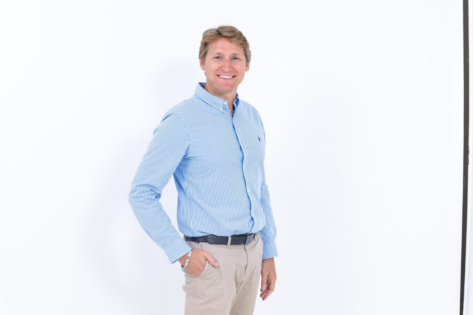 Dr. A.  Blommaert